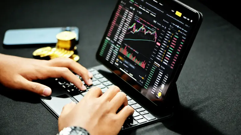 Smart money and institutional flow tracking for crypto markets
